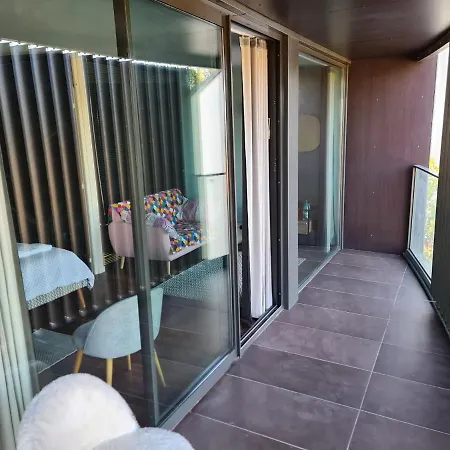 Queen With Balcony And Private Access 21h30-23h30 Проживание в семье