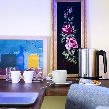 Queen With Balcony And Private Access 21h30-23h30 Проживание в семье